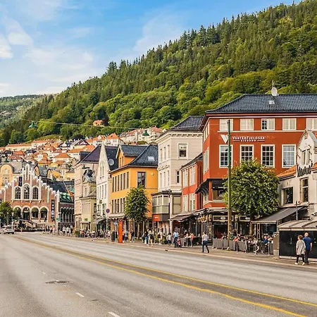Dinbnb I The Bryggen Experience I Enjoy Life With Friends & Family Leilighet