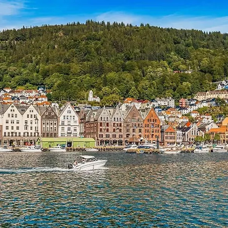 Dinbnb I The Bryggen Experience I Enjoy Life With Friends & Family Leilighet Bergen