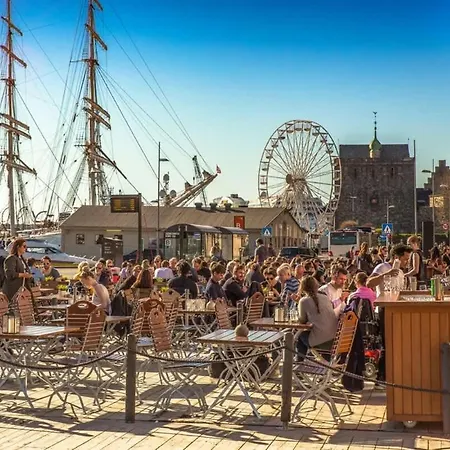 Dinbnb I The Bryggen Experience I Enjoy Life With Friends & Family Appartement