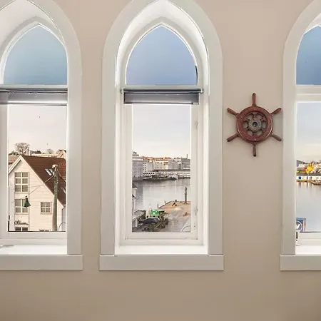 Dinbnb I The Bryggen Experience I Enjoy Life With Friends & Family Leilighet Bergen