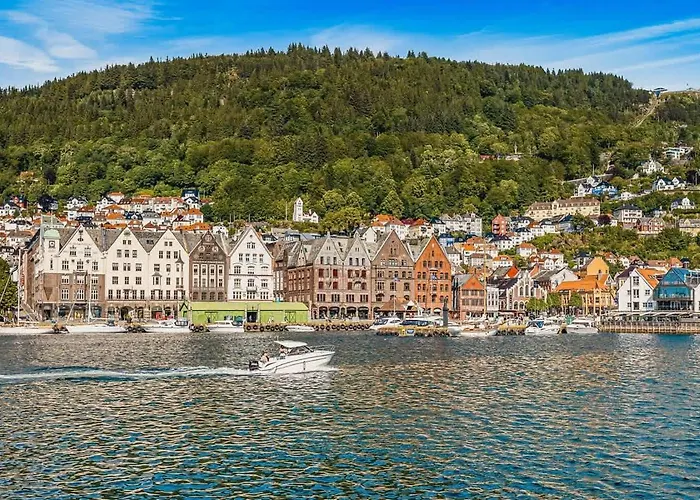 Dinbnb I The Bryggen Experience I Enjoy Life With Friends & Family Leilighet Bergen