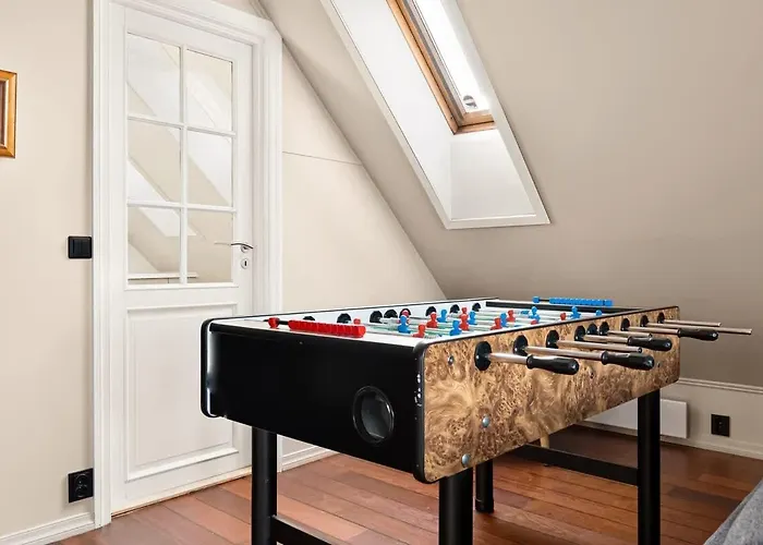 Dinbnb I The Bryggen Experience I Enjoy Life With Friends & Family *